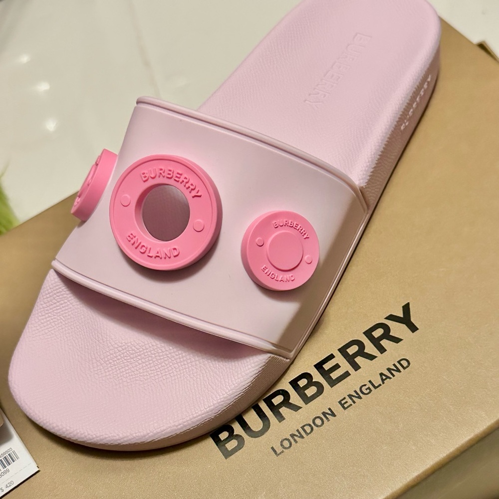 Pink Burberry slides sandals